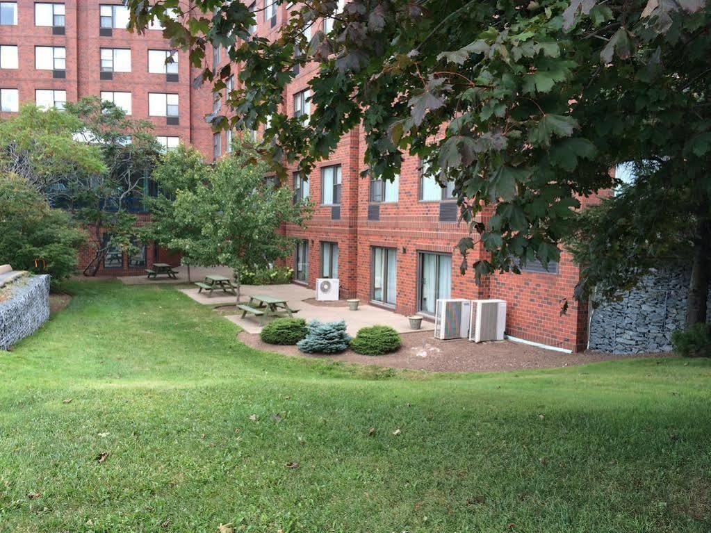 Delta Hotels By Marriott Dartmouth Exterior photo